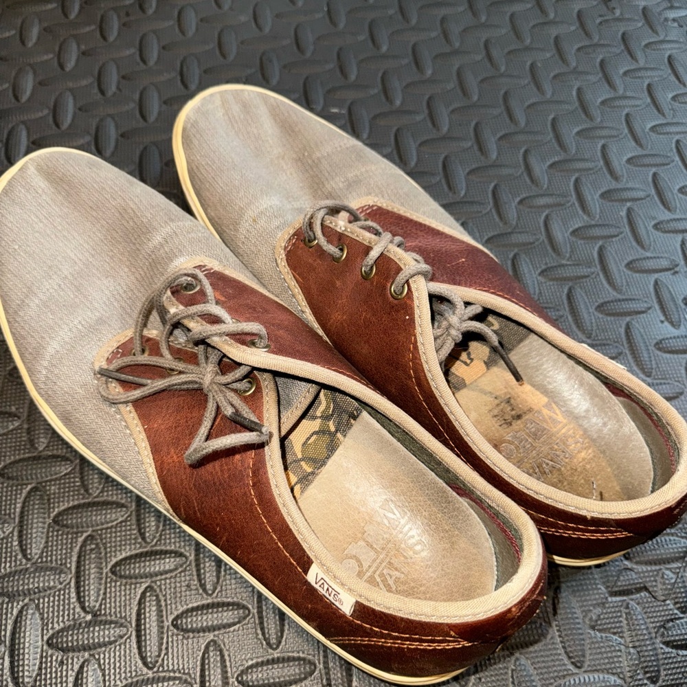 Men’s vans - Picture 2 of 2